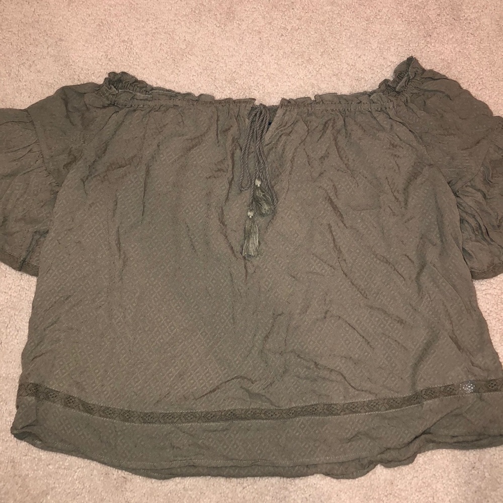 BRAND NEW AE TOP